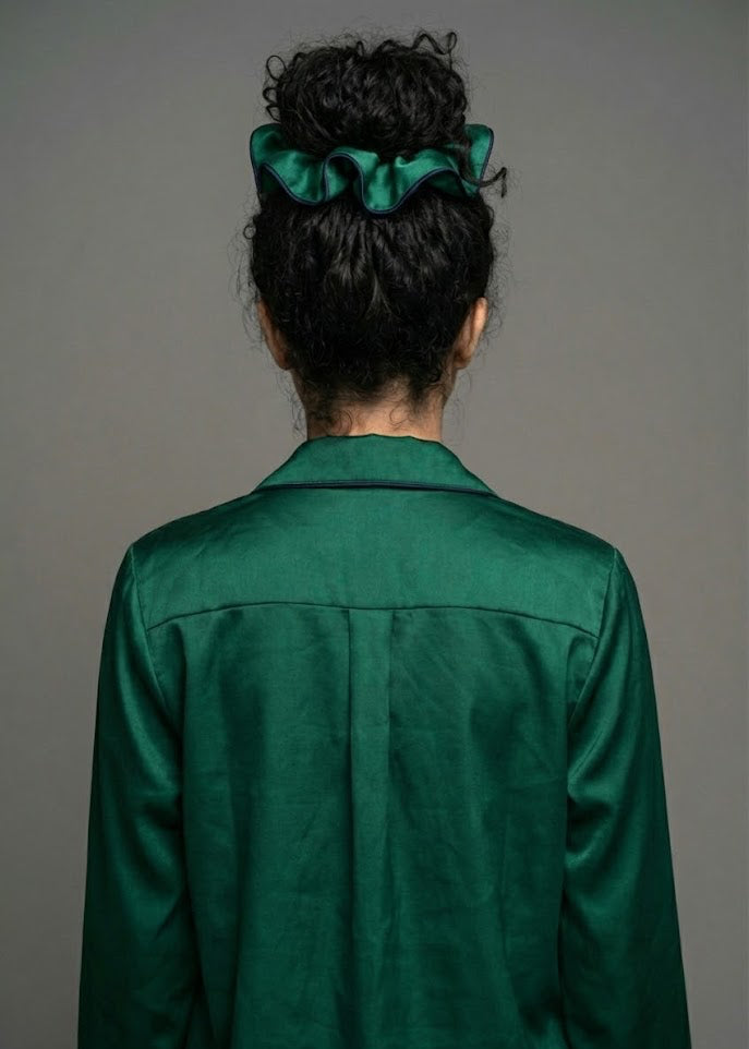 LARGE SILK SCRUNCHIE GREEN EMERALD
