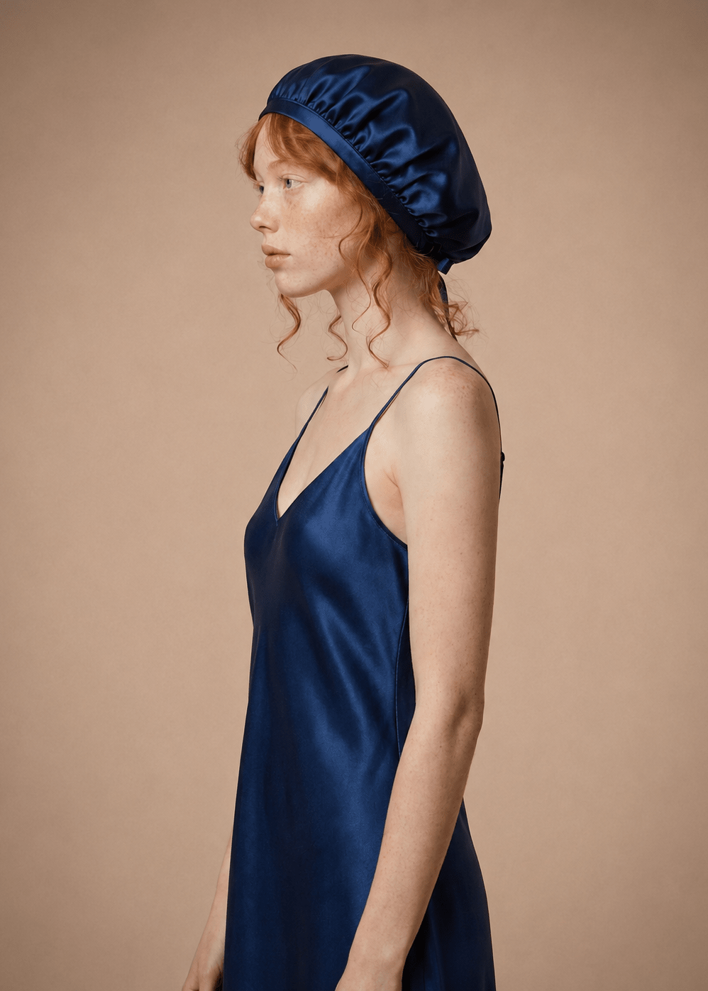 Midnight blue silk hair bonnet with midnight blue trim by Miaveriana