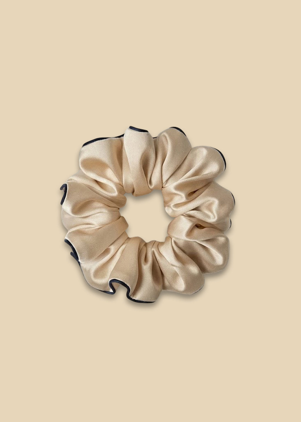 LARGE SILK SCRUNCHIE CHAMPAGNE