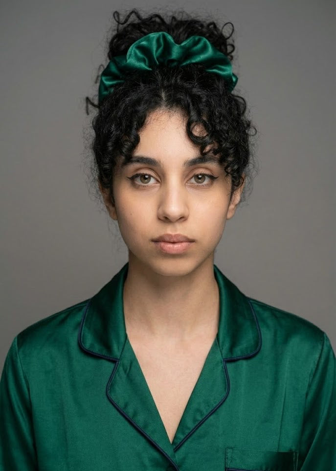 LARGE SILK SCRUNCHIE GREEN EMERALD